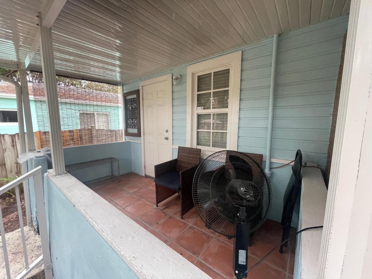 Key West Style Historic Home In Coconut Grove Florida, The Blue House Miami Buitenkant foto