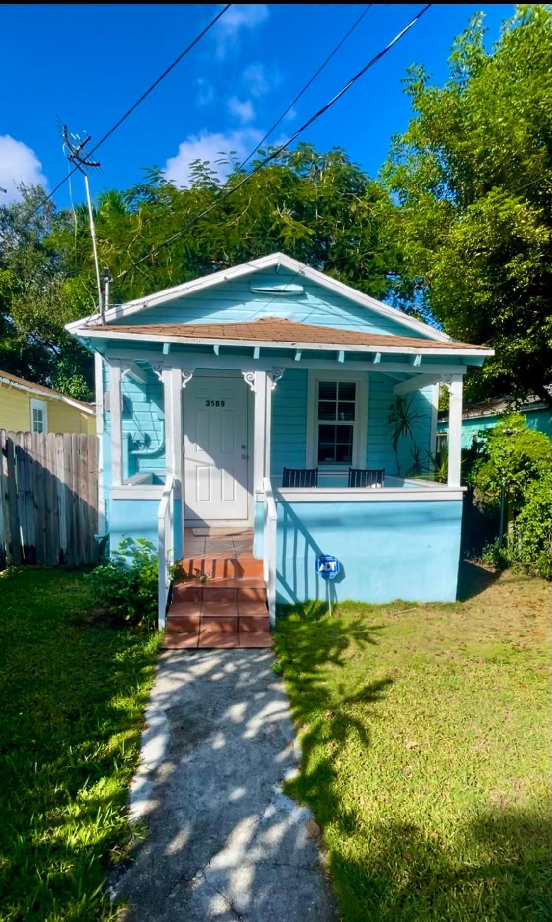 Key West Style Historic Home In Coconut Grove Florida, The Blue House Miami Buitenkant foto